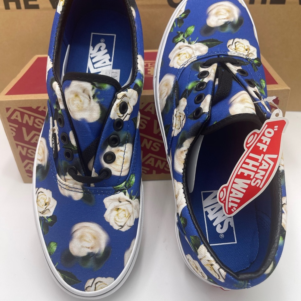 Vans WMNS Era
(Romantic Floral) Lapis Blue Sneakers 
VN0A38FRVP9 - Picture 14 of 16